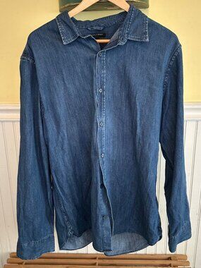 Banana Republic Mens XL Blue Denim Button-Up Long-Sleeve Shirt Made In India